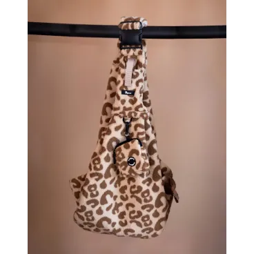 Photo sac suspendu : Sac Teddy Léopard vu de face suspendu avec poche assortie
