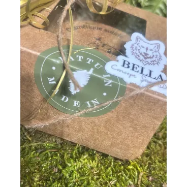 Détail boîte + étiquette kraft personnalisée – Bella Concept Store Dog