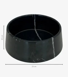 Vue de l’intérieur de la gamelle en marbre noir pour chien et chat.