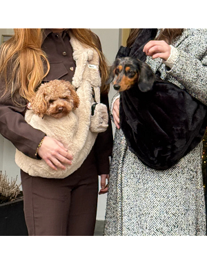 Sac de transport pour chien noir duveteux alliant confort, sécurité et élégance