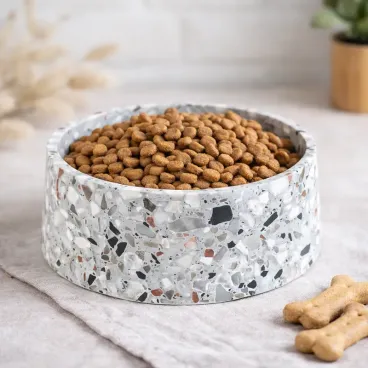 Gamelle pour chien en pierre naturelle Terrazzo - design élégant et stable