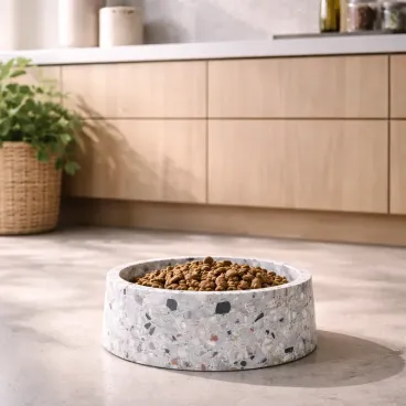 Gamelle pour chien en Terrazzo naturel - accessoire élégant et décoratif.