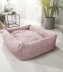 Lit pour chien design Tudor rose à bords rembourrés dans un intérieur moderne, Bella Concept Store Dog