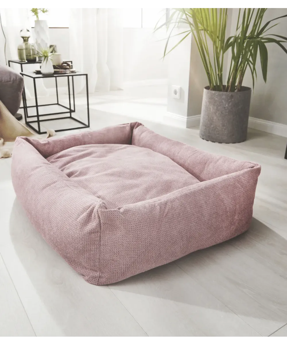Lit pour chien design Tudor rose à bords rembourrés dans un intérieur moderne, Bella Concept Store Dog